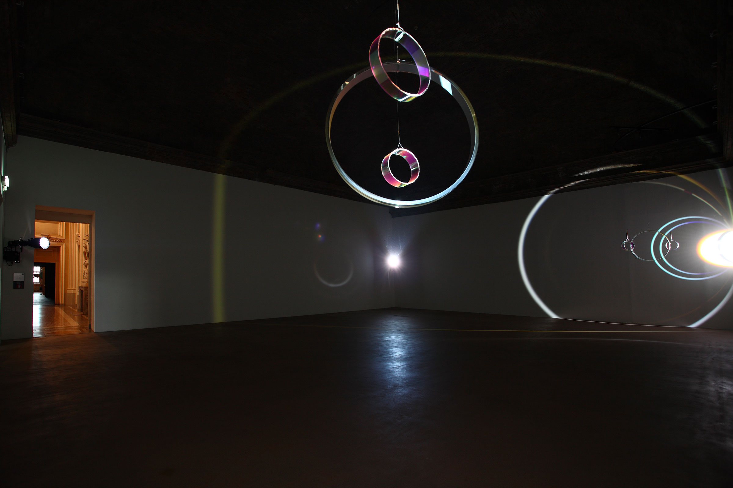 Olafur Eliasson, The sun has no money, 2008